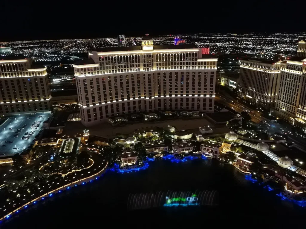 Fachada iluminada del hotel Bellagio de Las Vegas en una fotografía de archivo de 2019.