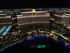 Fachada iluminada del hotel Bellagio de Las Vegas en una fotografía de archivo de 2019.